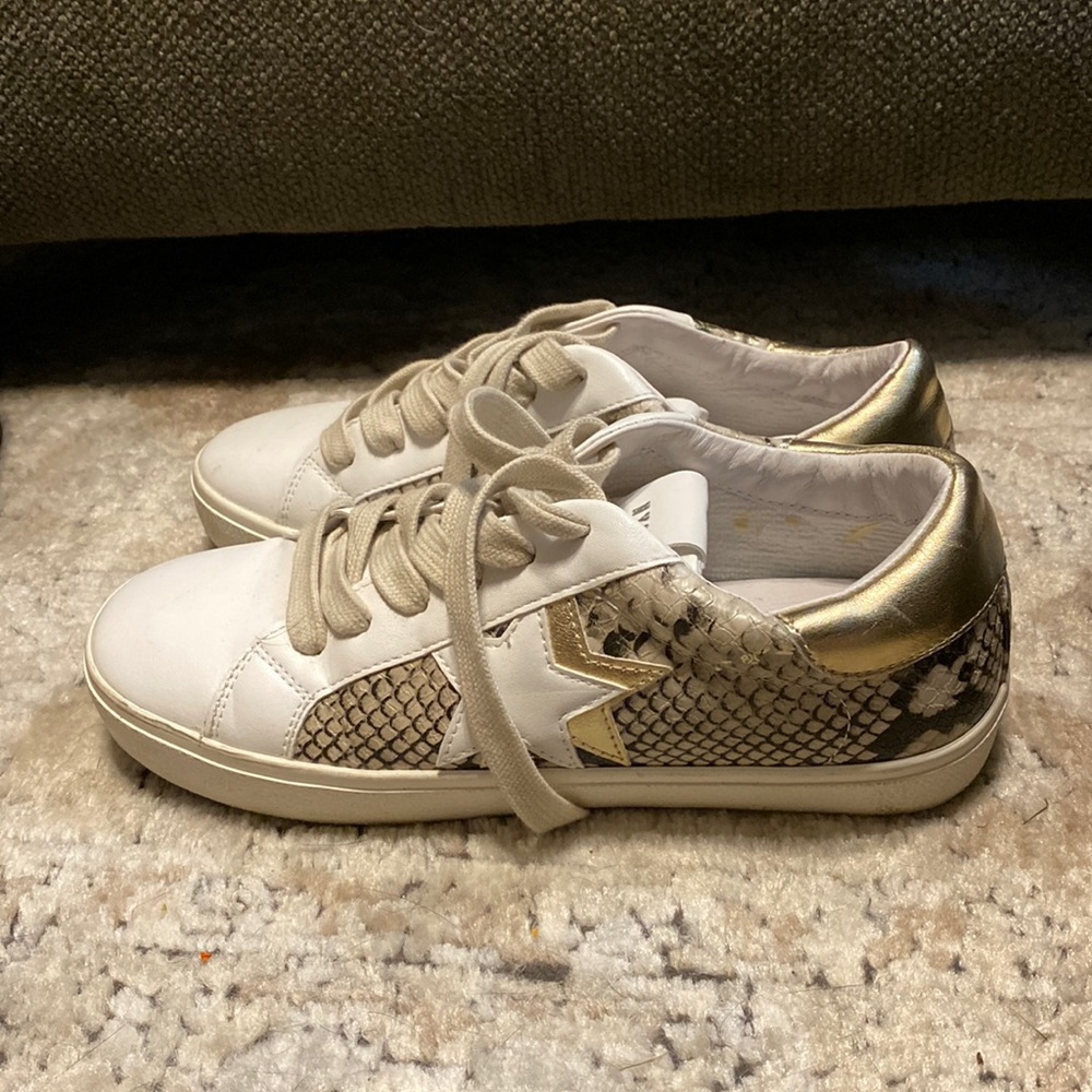 Steve Madden/Sister Studio collar sneakers